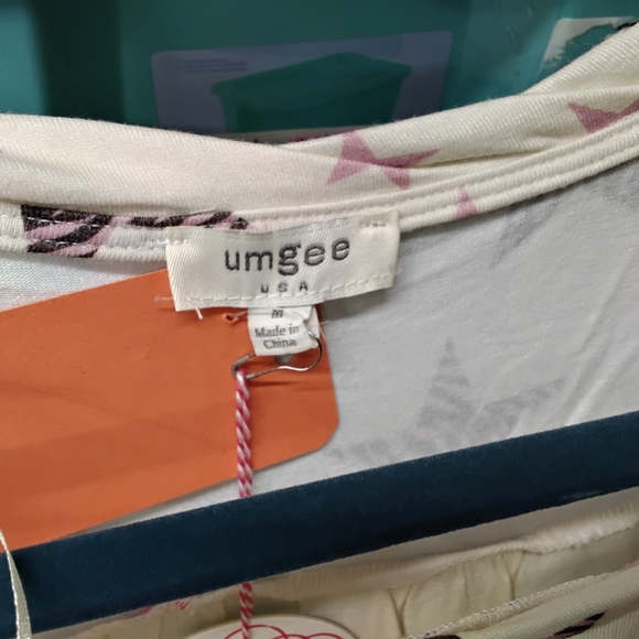 3901 Size Medium Umgee Star Print Short Sleeve Tunic - Pink & Black Stars NWT - Picture 7 of 8